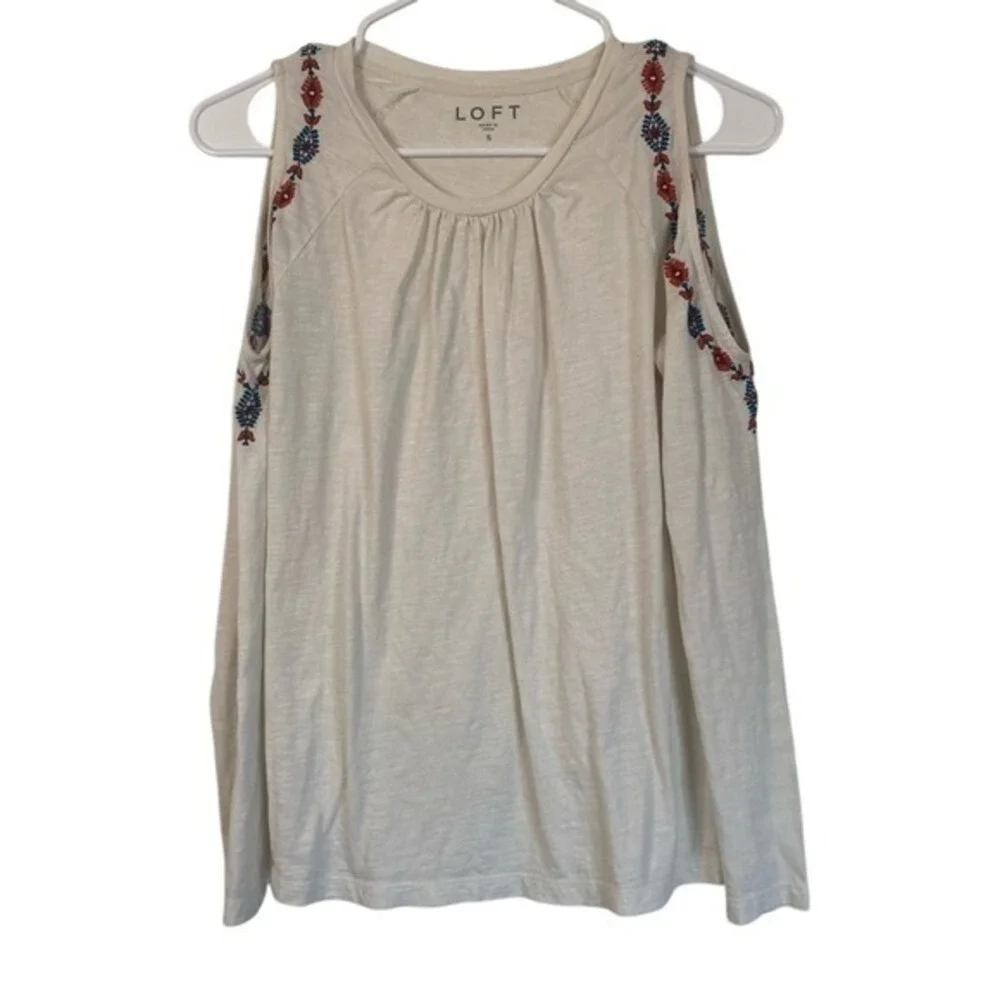 LOFT Womens Small Cream Embroidered Flower Cold Shoulder Top Spring Casual Top‎